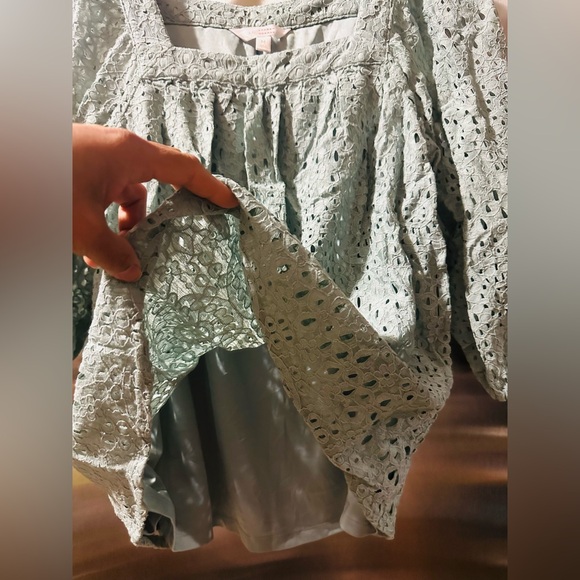 LC Lauren Conrad✨🤍💚Lace Blouse in Soft Green - Picture 4 of 5